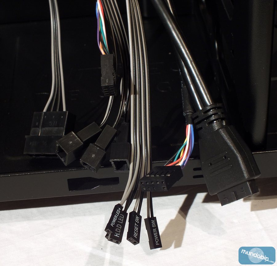 Cables del frontal Antec GX700