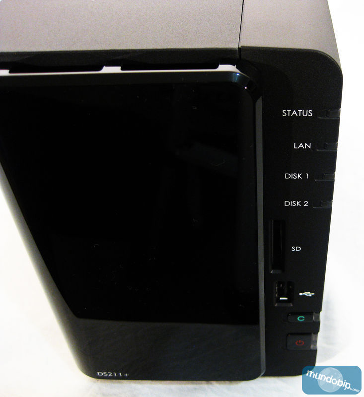 Lateral frontal superior Synology DiskStation DS211+