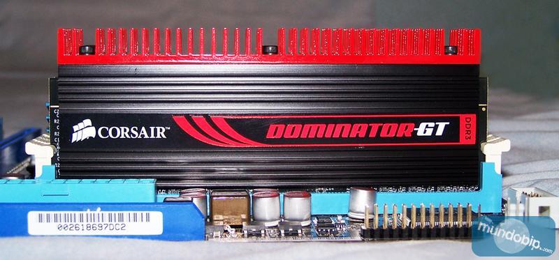 Corsair Dominator GT CMG4GX3M2B1600C7 instaladas