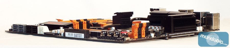 Altura componentes Gigabyte GA-Z77X-UP7