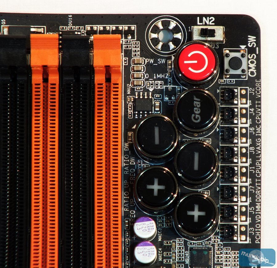 Botones OC Gigabyte GA-Z77X-UP7