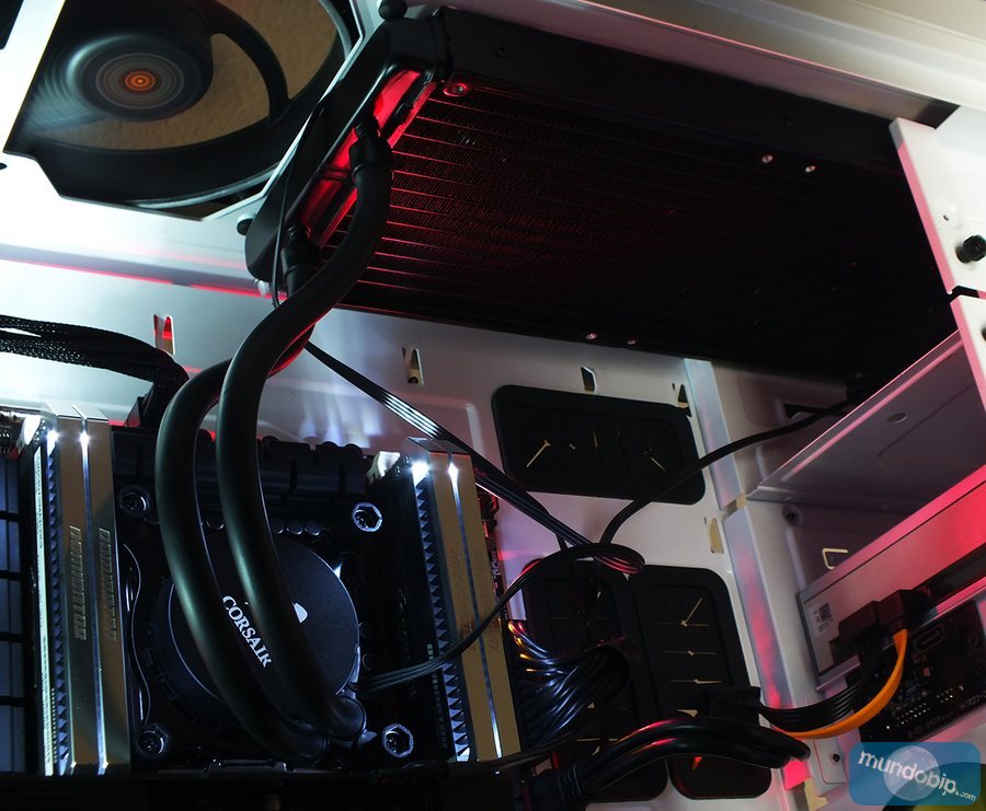 Corsair H110 instalado