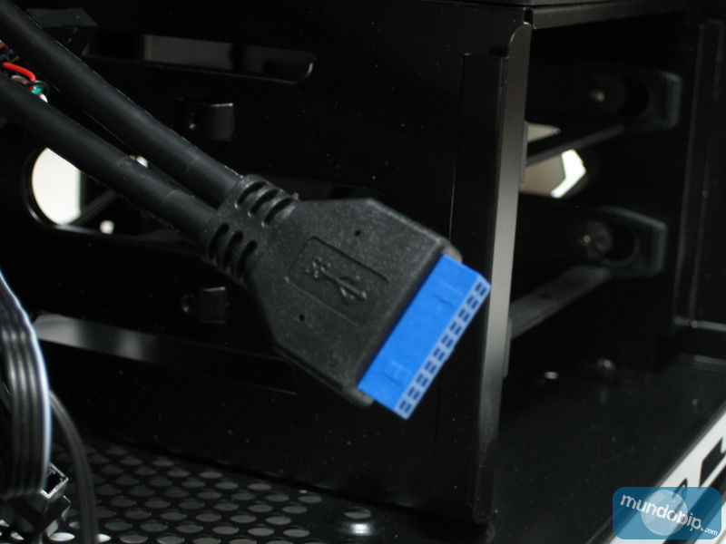 Conector USB 3 NZXT Phanom 410