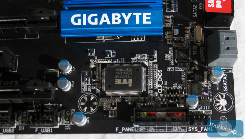 Conectores frontales Gigabyte Z77X-D3H