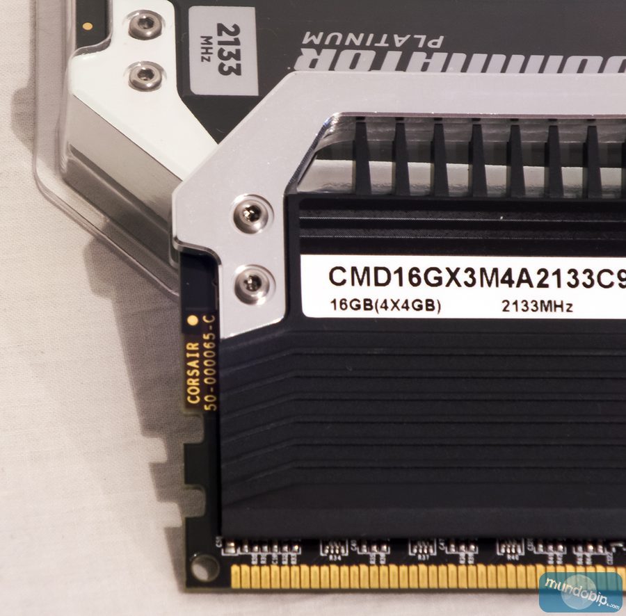 Detalle anclaje disipador Corsair Dominator Platinum 2133 CL9 CMD16GX3M4A2133C9
