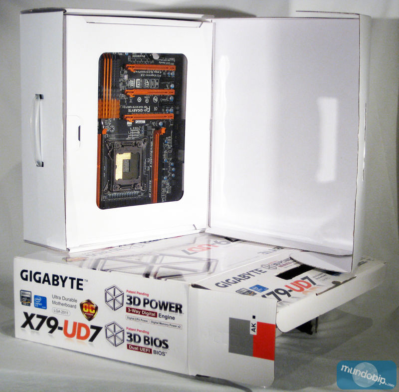 Embalaje semiabierto Gigabyte GA-X79-UD7