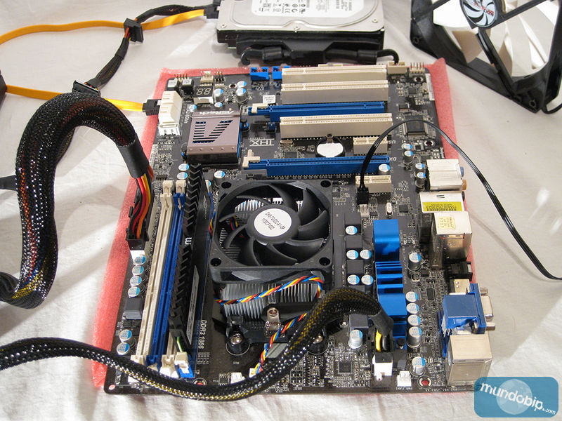 Equipo pruebas cerca AMD A8 3870K