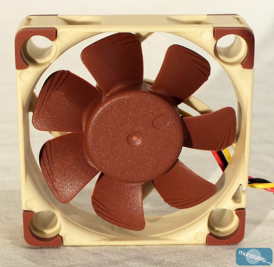 Frontal Noctua NF-A4x10 FLX