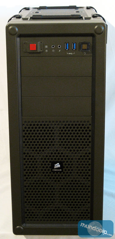 Frontal Corsair Vengeance C70