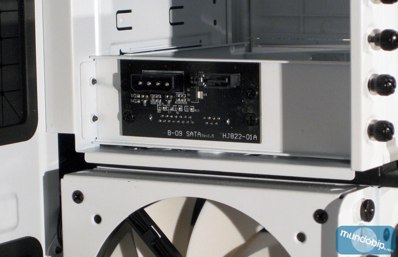 Hot Swap NZXT Switch 810