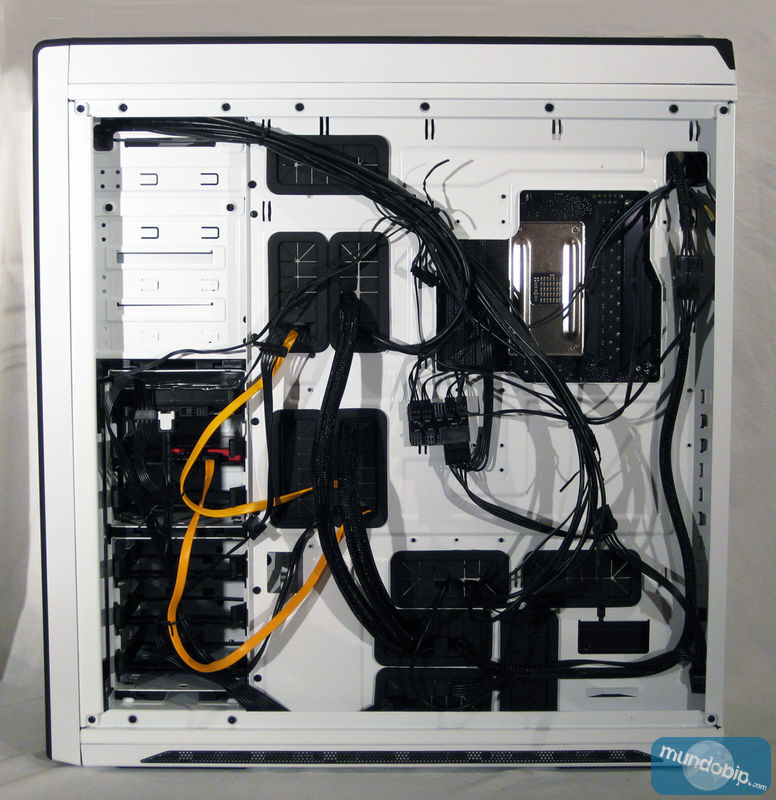 Lateral cables NZXT Switch 810
