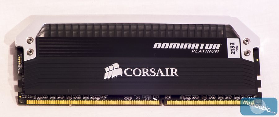 Lateral Corsair Dominator Platinum 2133 CL9 CMD16GX3M4A2133C9