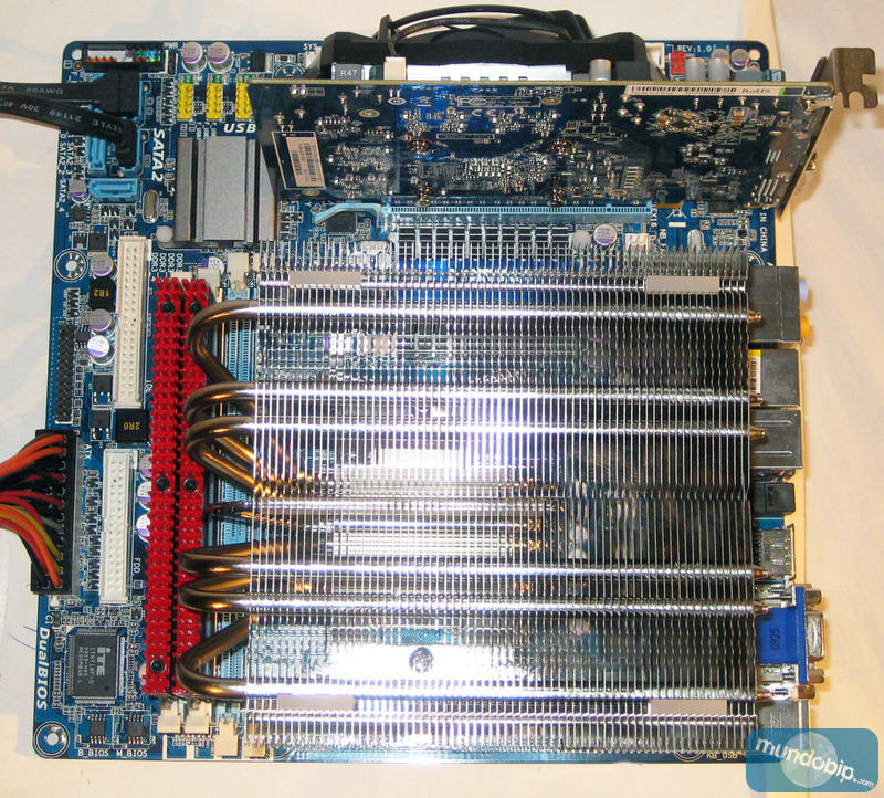Vista superior montado con ventiladores Noctua NH-C14