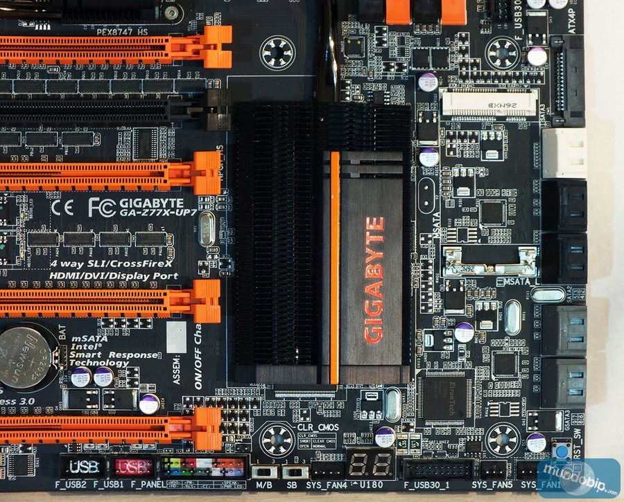 Parte inferior derecha Gigabyte GA-Z77X-UP7