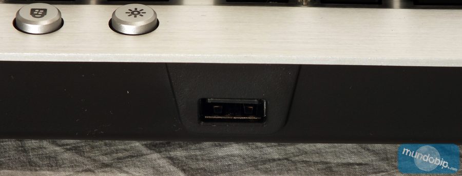 Puerto USB Corsair Vengeance K90