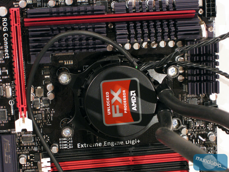 Refrigeracin lquida instalada socket AMD FX-8150