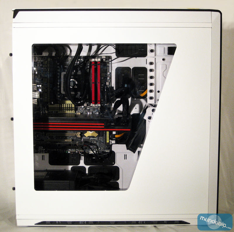 Ventana montada NZXT Switch 810