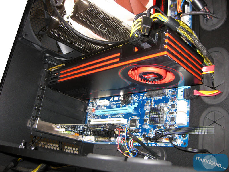AMD Radeon 6970 Instalada