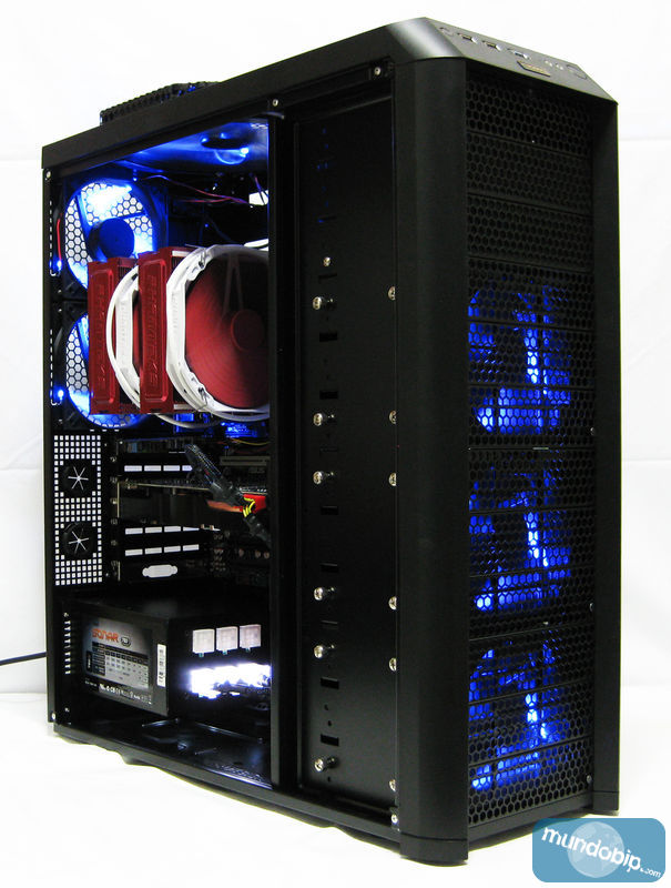 Angulo abierto encendido Antec Twelve Hundred V3