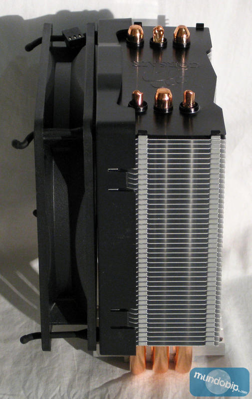 Corsair A50 con ventilador vista lateral