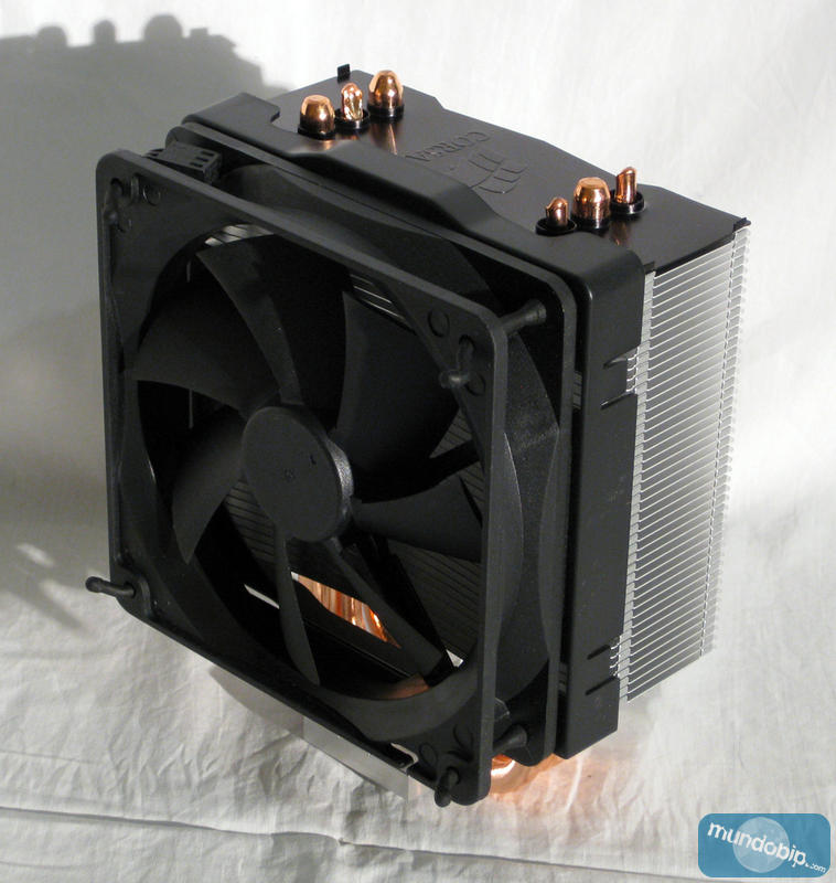 Corsair A50 con ventilador vista angulo
