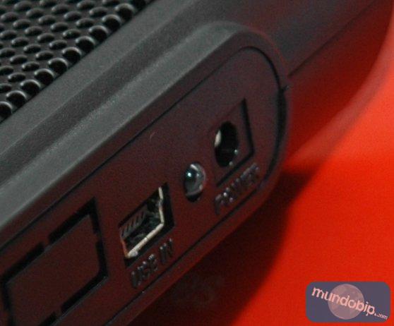 Detalle USB LED IN B Move Juno Netbook