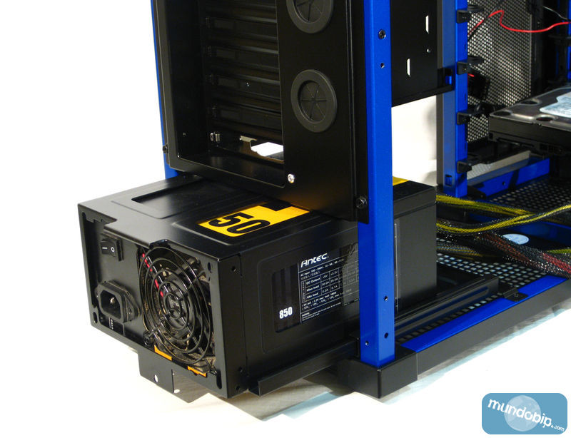 Fuente de alimentacin instalada Antec LanBoy Air