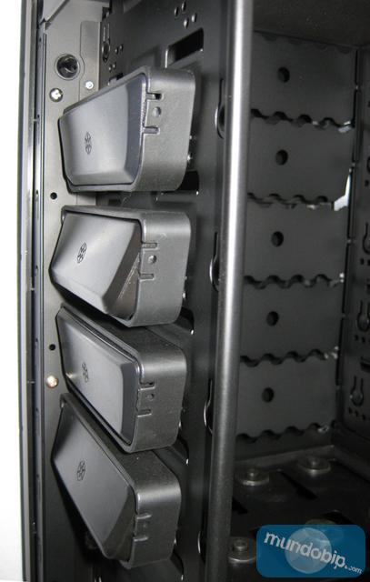 Instalacin sin tornillos en unidades en bahas de 5.25