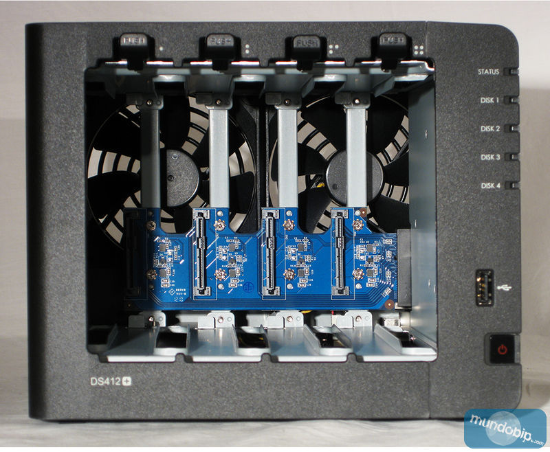 Interior Synology DS412+