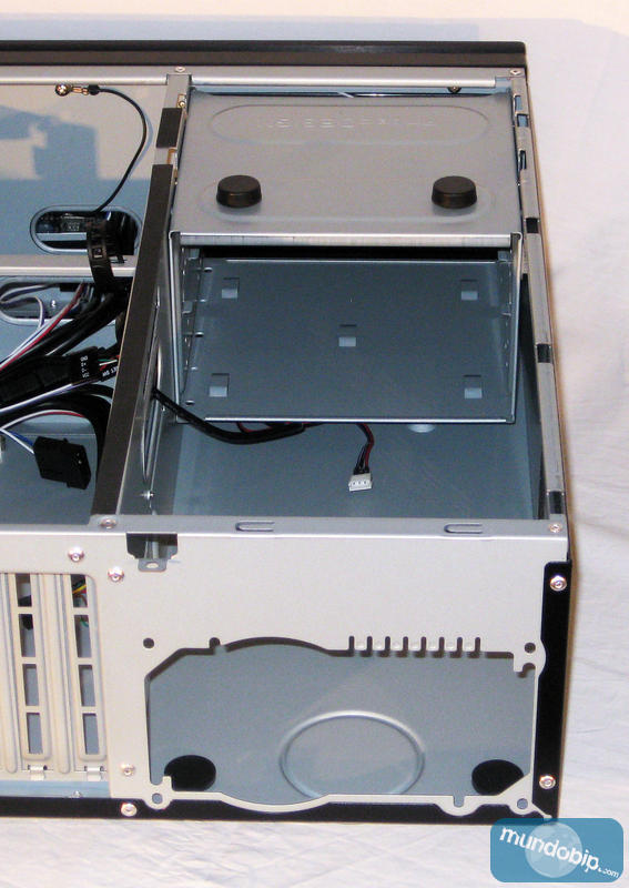 Rack DVD y espacio fuente de alimentacin Antec Fusion Remote Black