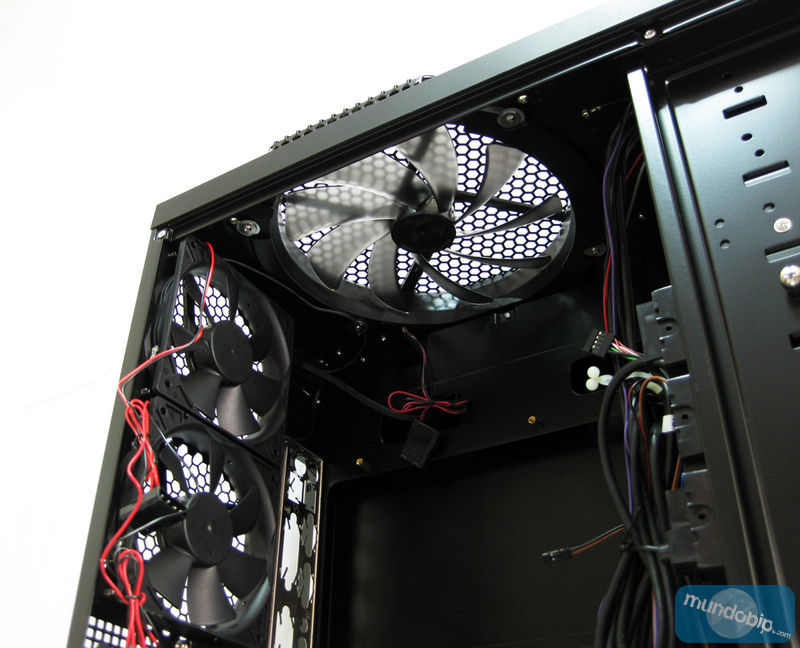 Ventiladores traseros y superior Antec Twelve Hundred V3